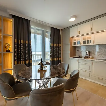 Santa Maria Luxury Suits Равда