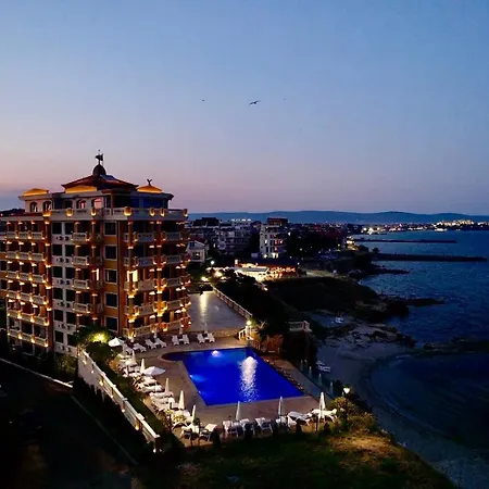 Santa Maria Luxury Suits 4* Равда