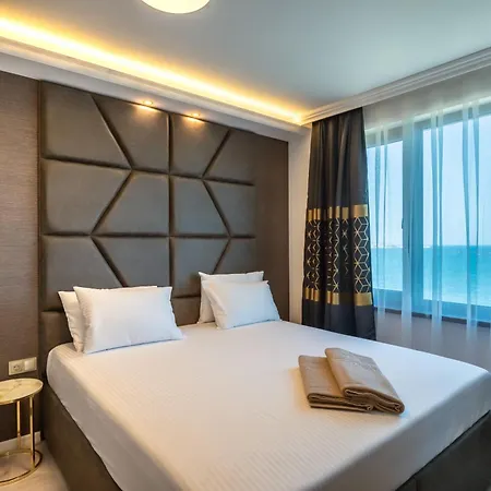 Santa Maria Luxury Suits Апарт-готель Равда