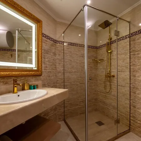 Santa Maria Luxury Suits Апарт-готель