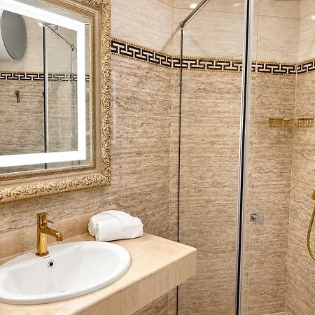 Santa Maria Luxury Suits Равда