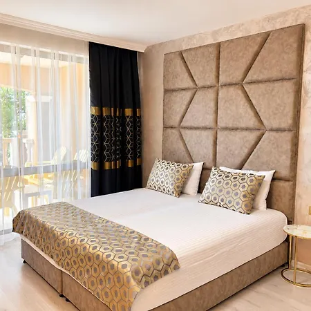 Santa Maria Luxury Suits Равда