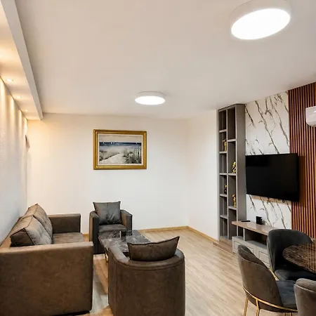 Santa Maria Luxury Suits Aparthotel 4*
